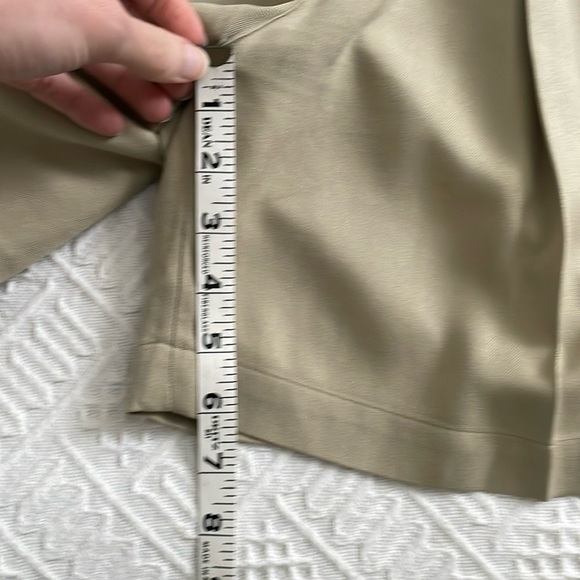 2 pc 100% silk Tommy Bahama floral Hawaiian Shirt Beige high rise Shorts Set - Picture 11 of 15